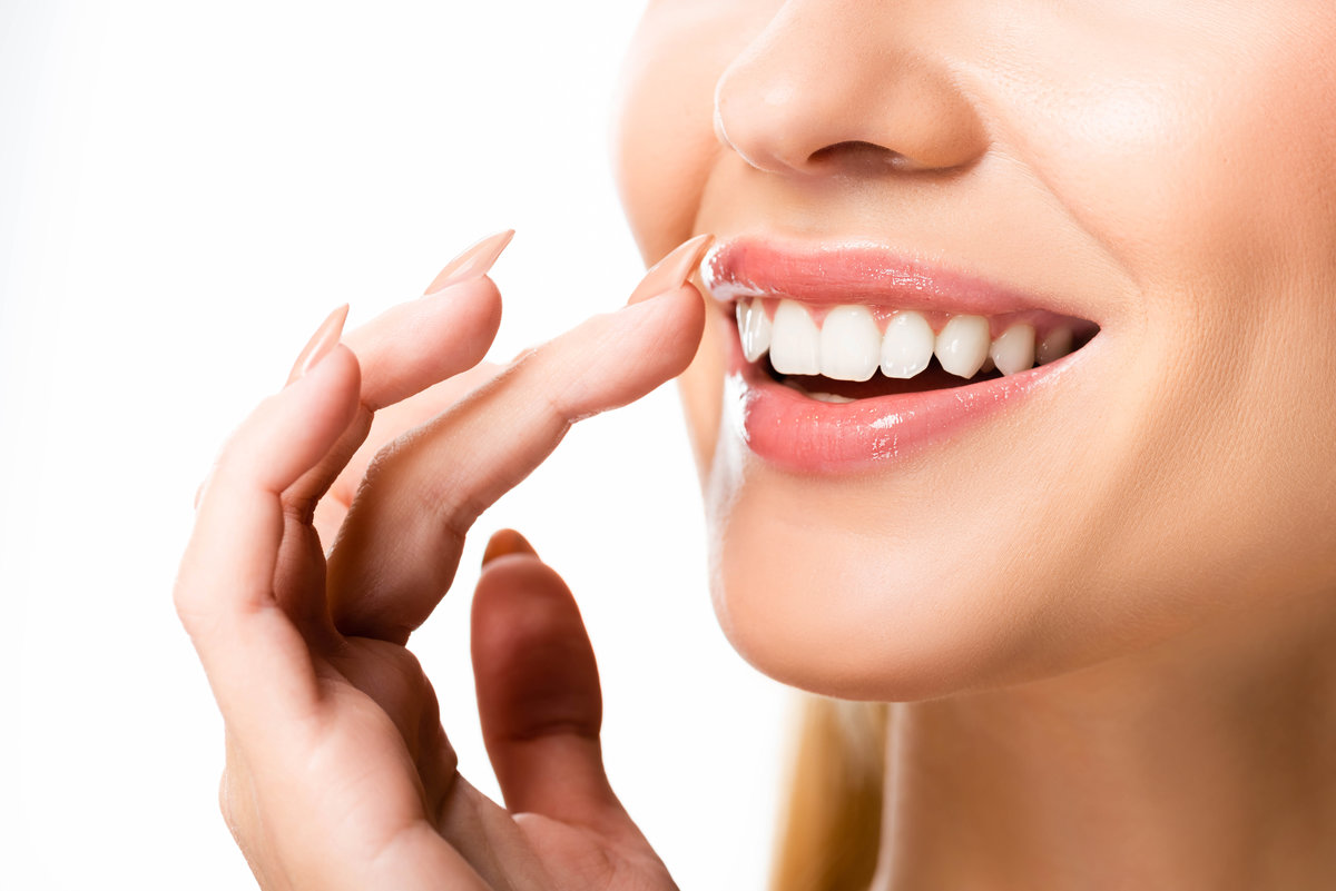 Porcelain Veneers vs. Composite Bonding: Which One Is Right for You?